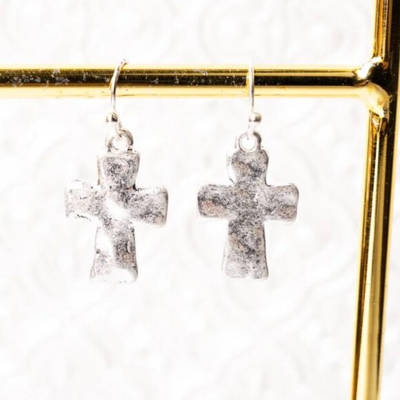One Blessed Nana Jewelry - NWT BOUTIQUE  LILLIANA HAMMERED SILVERTONE CROSS EARRINGS